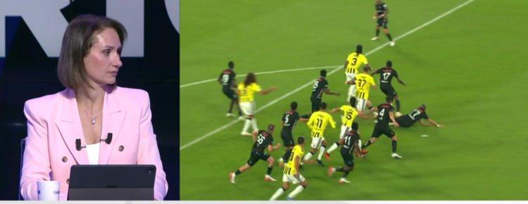 <p><strong>7' Fenerbah&ccedil;e'nin ilk gol&uuml;nde Skriniar'ın rakibine m&uuml;dahalesi var mı? </strong><br />
<br />
Se&ccedil;im Demirel: &ldquo;Futbol temaslı oyun, Konyasporlu oyuncunun zaten &ouml;ne doğru bir ivmelenmesi var. Fenerbah&ccedil;eli futbolcunun yaptığı sadece bir temas. Futbolun i&ccedil;erisinde bunlar var. Faul yok, devam kararı doğru.&rdquo;<br />
<br />
Deniz &Ccedil;oban: &ldquo;Faule biraz daha yakın olsam da hakem kararına saygılıyım.&rdquo;<br />
<br />
B&uuml;lent Yıldırım: "Hakem 'devam' demiş. Futbol burada gol bekliyor. Gol kararı doğru."</p>
