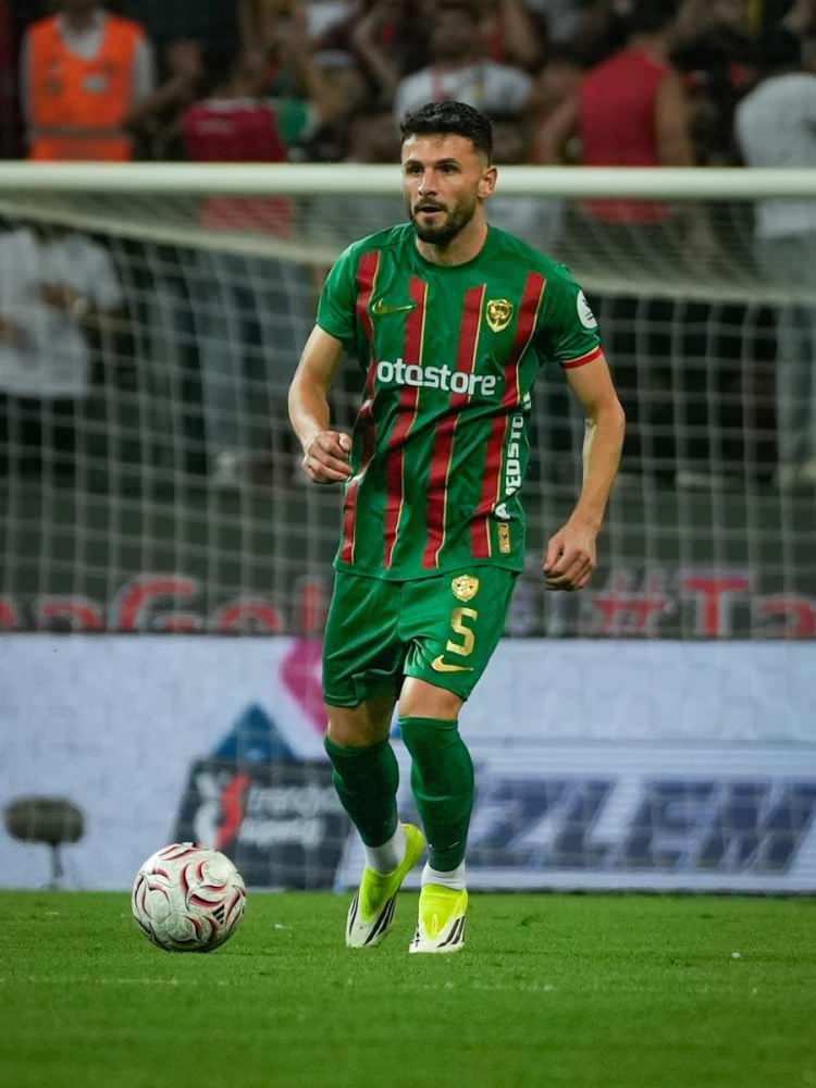 <p>Stoper: Lumbardh Dellova | Amedspor</p>
