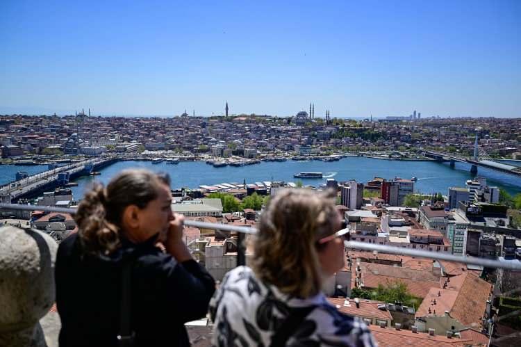 <p><span style="color:#B22222"><strong>DİĞER İL&Ccedil;ELERDE DE &Ccedil;EŞİTLİLİK &Ouml;N PLANDA</strong></span></p>
