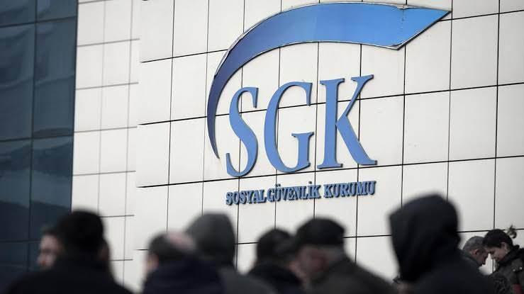 <p><span style="color:inherit">Bu hastalıkların, kişinin iş g&uuml;c&uuml;nde y&uuml;zde 60 veya daha fazla kayba neden olması durumunda malulen emeklilik hakkı kazanılabiliyor..</span></p>

<p><span style="color:inherit"><span style="color:rgb(178, 34, 34)"><strong>Ancak her hastalık durumunun malulen emeklilikle sonu&ccedil;lanmadığını,</strong></span> iş g&uuml;c&uuml;nde kaybın derecesinin belirleyici olduğunu unutmamak gerekiyor.</span></p>

<p>&nbsp;</p>
