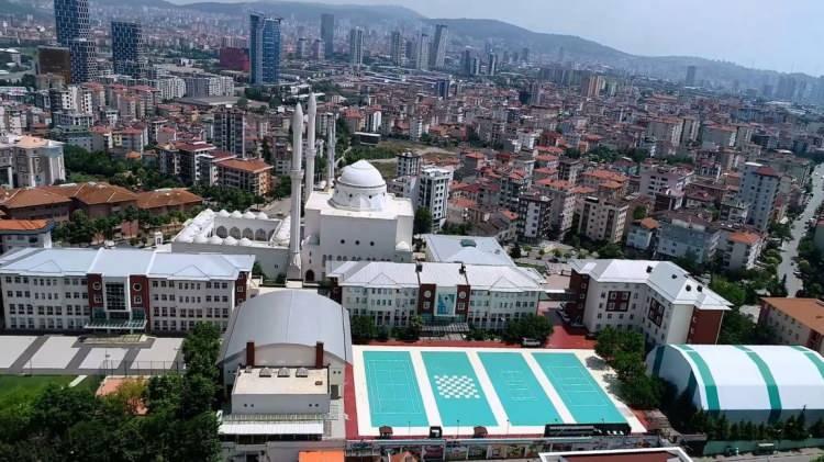 <p><strong>İstanbul Teknik &Uuml;niversitesi (İT&Uuml;):</strong> 24 &ouml;ğrenci</p>

<p><strong>İstanbul &Uuml;niversitesi-Cerrahpaşa:</strong> 7 &ouml;ğrenci</p>

<p><strong>Boğazi&ccedil;i &Uuml;niversitesi: </strong>22 &ouml;ğrenci</p>

<p><strong>Yıldız Teknik &Uuml;niversitesi:</strong> 7 &ouml;ğrenci</p>
