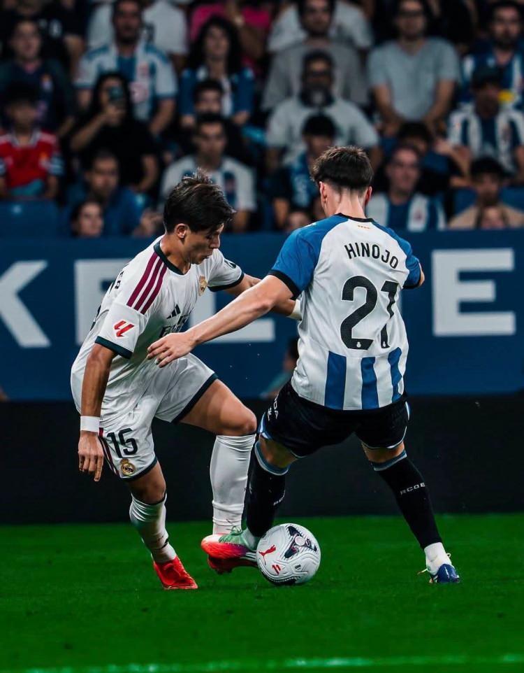 <p><strong>SPORT: ARDA M&Uuml;KEMMEL PERFORMANS SERGİLEDİ</strong><br />
<br />
"Mourinho onu sağ kanatta g&ouml;revlendirdi ve ona serbest&ccedil;e dolaşma &ouml;zg&uuml;rl&uuml;ğ&uuml; verdi. T&uuml;rk de orada m&uuml;kemmel performans sergiledi. Bellingham'ın kafa vuruşuyla a&ccedil;ılış gol&uuml;n&uuml; attığı serbest vuruşu o kullandı. En &ouml;nemli h&uuml;cum hareketlerinden bazıları onun &uuml;zerinden ger&ccedil;ekleşti; bunlardan biri de Dumfries'i kaleci Dmitrovic ile karşı karşıya getiren harika bir pas oldu. Dakikalar ge&ccedil;tik&ccedil;e etkisi azaldı ve Mourinho i&ccedil;in en kolay oyuncu değişikliği oldu."</p>
