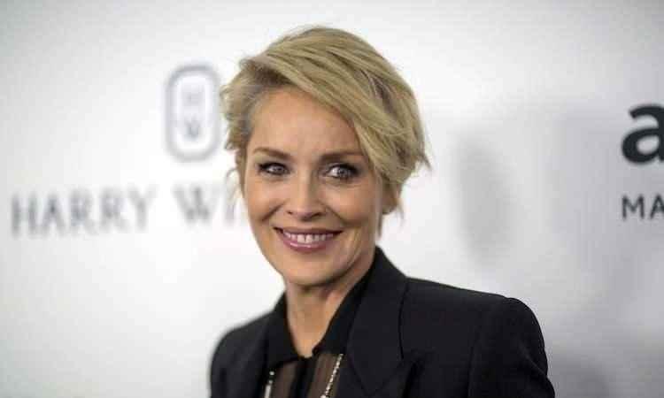 <p><strong><span style="color:#B22222">SHARON STONE</span>&nbsp; |&nbsp; SCİENTOLOGY&nbsp; (Budistti)</strong></p>
