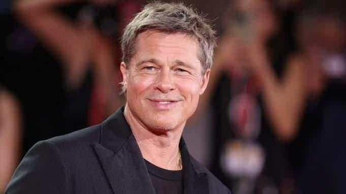 <p><strong><span style="color:#B22222">BRAD PİTT</span>&nbsp; |&nbsp; ATEİST&nbsp; (Hristiyandı)</strong></p>

<p>&nbsp;</p>

<p>Brad Pitt, Hristiyan bir ailede b&uuml;y&uuml;m&uuml;ş olmasına rağmen, yetişkinlik d&ouml;neminde kendisini ateist olarak tanımlamıştır.&nbsp;</p>
