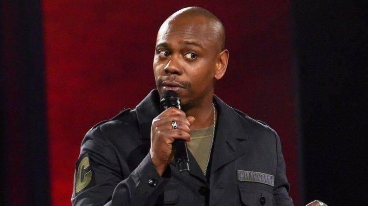 <p><strong><span style="color:#B22222">DAVE CHAPPELLE</span>&nbsp; |&nbsp; İSLAM&nbsp; (Hristiyandı)</strong></p>

<p>&nbsp;</p>

<p>Komedyen</p>

<p>&nbsp;</p>

<p>Dave Chappelle, 17 yaşında İslamiyet&rsquo;i kabul ettiğini ve M&uuml;sl&uuml;man olduğunu a&ccedil;ıklamıştır.&nbsp;</p>
