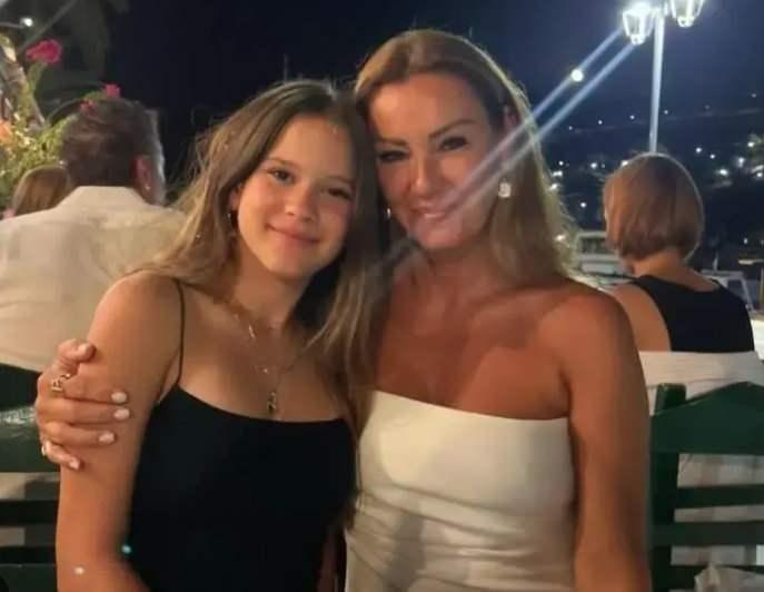 <p>Son olarak Altuğ'dan maddi yardım talep bir kullanıcı, "Pınar Hanım bana yardım eder misiniz l&uuml;tfen, 500 bin TL'ye ihtiyacım var" ifadelerini kullandı.</p>
