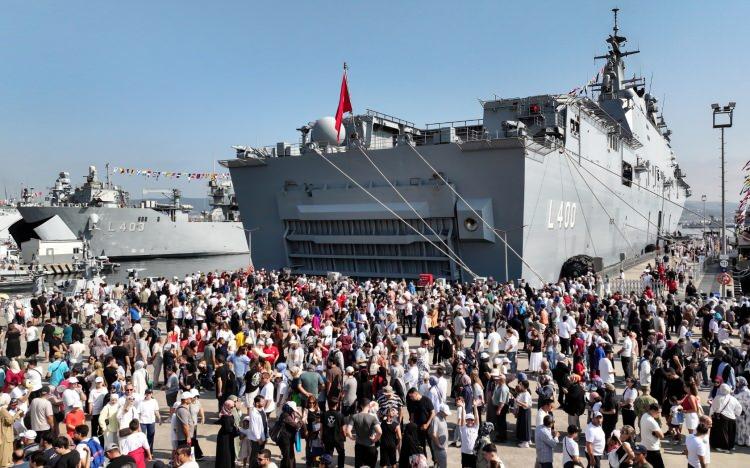 <p>TCG Savarona&rsquo;da Atat&uuml;rk&rsquo;&uuml;n bizzat kullandığı eşyaların sergilendiği kamaralar, katılımcılara duygusal anlar yaşatıyor.</p>
