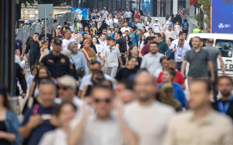 <p>G&ouml;lc&uuml;k Tersanesi Komutanlığı'nda devam eden TEKNOFEST Mavi Vatan'ın hafta sonu boyunca yoğun ziyaret&ccedil;i ağırlıyor...&nbsp;</p>
