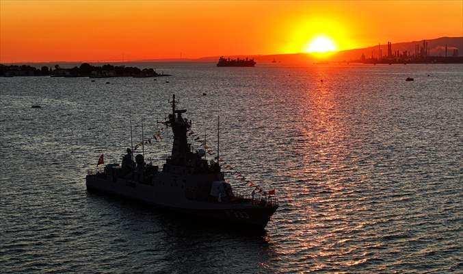 <p>Anadolu Ajansının (AA) Global İletişim Ortağı olduğu, Milli Savunma Bakanlığı ve T&uuml;rkiye Teknoloji Takımı Vakfının (T3 Vakfı) ana y&uuml;r&uuml;t&uuml;c&uuml;l&uuml;ğ&uuml;ndeki TEKNOFEST Mavi Vatan'ın, ger&ccedil;ekleştirildiği G&ouml;lc&uuml;k Tersanesi Komutanlığı g&uuml;nbatımında g&ouml;r&uuml;nt&uuml;lendi.</p>

<p>&nbsp;</p>
