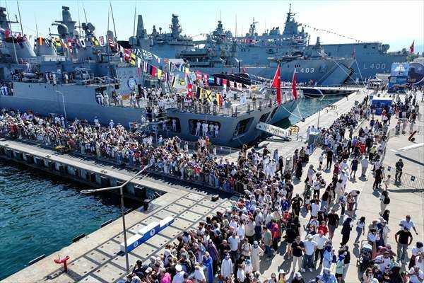 <p>Kocaeli'de G&ouml;lc&uuml;k Tersanesi Komutanlığı'nda d&uuml;zenlenen TEKNOFEST Mavi Vatan kapsamında ziyarete a&ccedil;ılan TCG Anadolu, ilgi odağı oldu.</p>

<p>&nbsp;</p>
