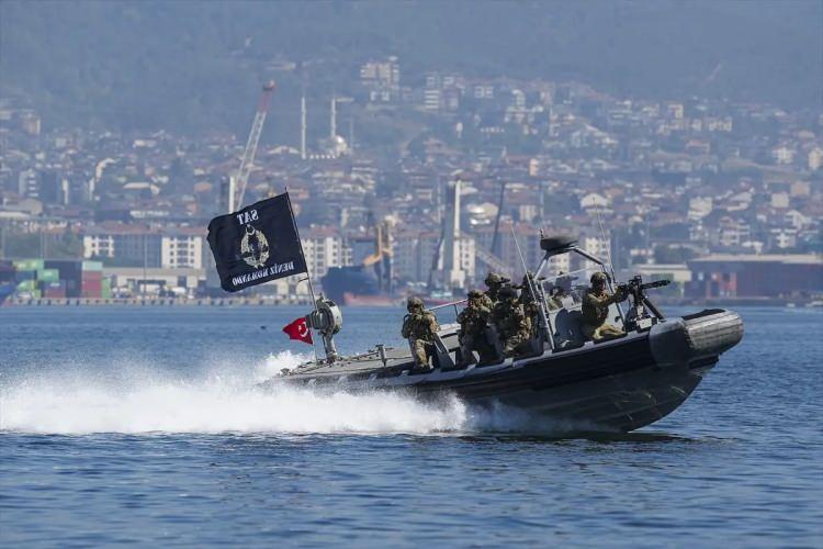 <p>Deniz Kuvvetleri Komutanlığına bağlı Sualtı Taarruz ve Sualtı Savunma timleri, festivalin son g&uuml;n&uuml;nde saat 10.30&rsquo;da &ouml;zel g&ouml;steri ger&ccedil;ekleştirecek.&nbsp;</p>
