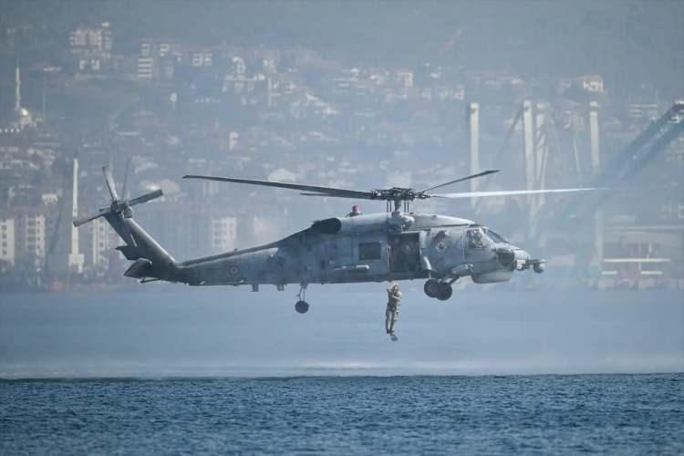 <p>Seahawk ve Cobra helikopterleri ile Bayraktar TB2, Bayraktar TB3 ve Bayraktar AKINCI&rsquo;nın festival boyunca ger&ccedil;ekleştirdiği u&ccedil;uşlar ziyaret&ccedil;ilerden yoğun ilgi g&ouml;rd&uuml;.</p>

