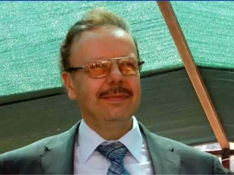<p>Arif Ahmet Denizolgun&rsquo;un resmi kayıtlara ge&ccedil;tiği gibi doğal yollardan &ouml;lmediği, Alihan Kuriş&rsquo;in cemaatin başına ge&ccedil;ebilmesi i&ccedil;in zehirlendiği veya boğulduğu y&ouml;n&uuml;ndeki iddiaların incelenmesi amacıyla fethi kabir kararı verilerek mezarı a&ccedil;ıldı.&nbsp;</p>

<p>&nbsp;</p>
