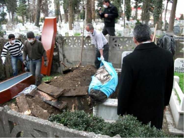 <p>Değirmencioğlu&rsquo;nun Sakarya Akyazı&rsquo;daki mezarı, yaklaşık 2 yıl sonra 16 Ocak 2014 tarihinde a&ccedil;ıldı.</p>

<p>Ancak Değirmencioğlu&rsquo;nun &ouml;l&uuml;m&uuml;yle ilgili herhangi bir sıra dışı bulguya ulaşıldığına dair kamuoyuna yansıyan herhangi bir bilgi olmadı.</p>

