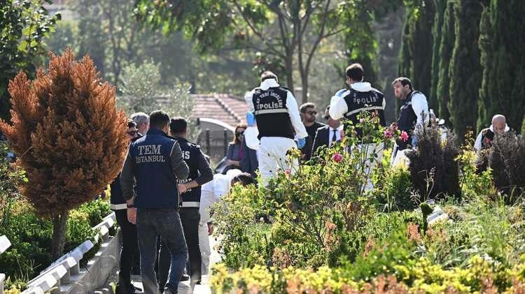 <p>Bu iddiaların incelenmesi amacıyla fethi kabir kararı verilerek 2 Ekim 2024 tarihinde Karacaahmet Mezarlığı&rsquo;ndaki mezar a&ccedil;ıldı.</p>

<p>Adli tıp incelemesi sonucunda mezardan alınan DNA &ouml;rneklerinin Cem Garipoğlu ile uyuştuğu tespit edildi.</p>
