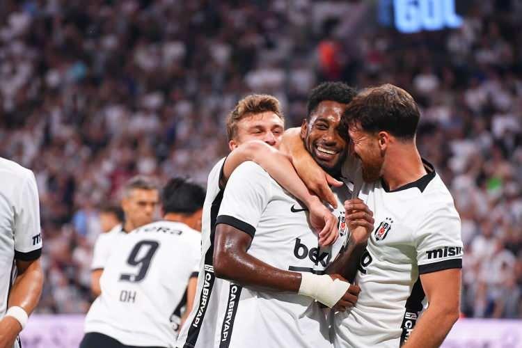<p>Beşiktaş ise UEFA Avrupa Ligi play-off turunda Kauno Zalgiris'i 3-0 mağlup etti.</p>
