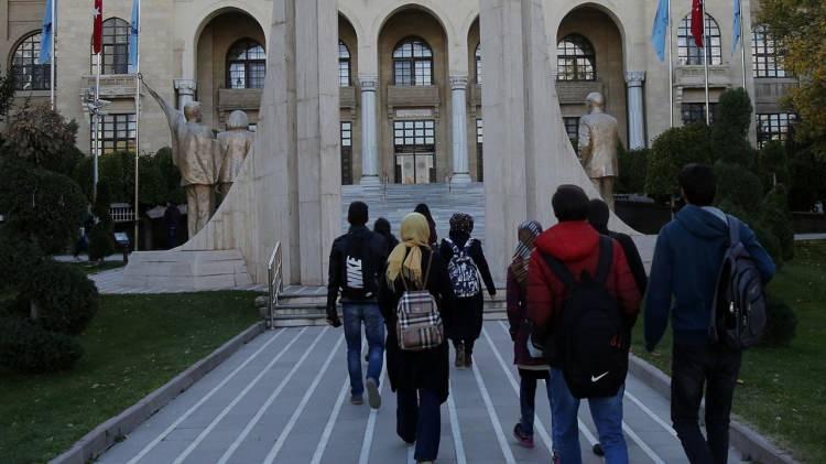 <p>Yerleştirme sonu&ccedil;larının a&ccedil;ıklanmasının ardından milyonlarca &ouml;ğrenci kalacak yer araştırmaya başladı...&nbsp;</p>
