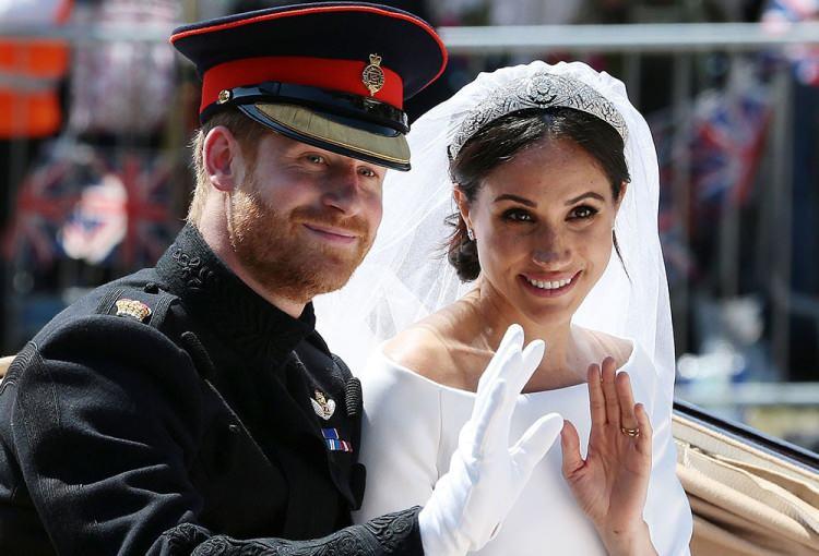 <p>Yaklaşık 6 yıl &ouml;nce t&uuml;m haklarından feragat ederek eşi Meghan Markle ile ABD&rsquo;ye taşınan Prens Harry maddi sıkıntılar &ccedil;ekmeye başlamasının ardından İngltere'ye geri d&ouml;n&uuml;ş kararı aldı.</p>
