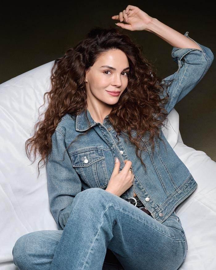 <p>Ebru Şahin - 4 Mn takipçi</p>
