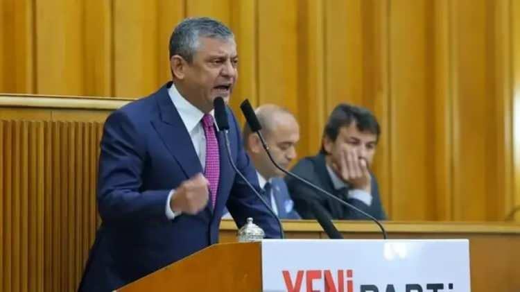 <p>Yeni Parti'nin ekim ayında b&uuml;y&uuml;k kurultayını yapması bekleniyor. Bu kurultaya kadar parti y&ouml;netimi CHP'nin &uuml;ye sayısını geride bırakmaya ve "Yeni CHP biziz" algısı inşa etmeye &ccedil;alışıyor.</p>
