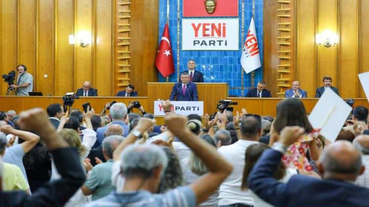<p>Ankara-&Ccedil;ankaya Belediye Başkanı Haldun G&uuml;ler</p>

<p>Ankara-Mamak Belediye Başkanı Veli G&uuml;nd&uuml;z Şahin</p>

<p>Antalya-Akseki Belediye Başkanı İlkay Akca</p>

<p>Antalya-D&ouml;şemealtı Belediye Başkanı Menderes Dal</p>

<p>Ardahan Belediye Başkanı Faruk Demir</p>

<p>Ardahan-Posof Belediye Başkanı Erdem Demirci</p>

<p>Artvin Belediye Başkanı Bilgehan Erdem</p>

<p>Artvin-Bor&ccedil;ka Belediye Başkanı Ercan Orhan</p>
