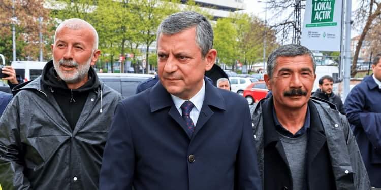 <p>Balıkesir-Ayvalık Belediye Başkanı Mesut Ergin</p>

<p>Balıkesir-Balya Belediye Başkanı Orhan Gaga</p>

<p>Balıkesir-Bandırma Belediye Başkanı Dursun Mirza</p>

<p>Balıkesir-Burhaniye Belediye Başkanı Ali Kemal Deveciler</p>

<p>Balıkesir-Edremit Belediye Başkanı Mehmet Ertaş</p>

<p>Balıkesir-Erdek Belediye Başkanı Burhan Karışık</p>

<p>Balıkesir-G&ouml;me&ccedil; Belediye Başkanı Melih Bağcı</p>

<p>Balıkesir-G&ouml;nen Belediye Başkanı İbrahim Palaz</p>

<p>Balıkesir-Manyas Belediye Başkanı Ahmet Duru</p>

