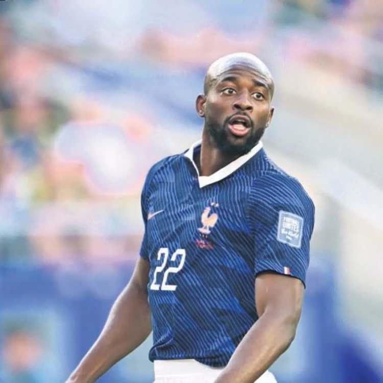 <p>FIFA'ya bu konuda başvuru yapan Fransız golc&uuml;n&uuml;n Gardi aracılığıyla Galatasaray'a gelmeye sıcak baktığı kaydediliyor.</p>
