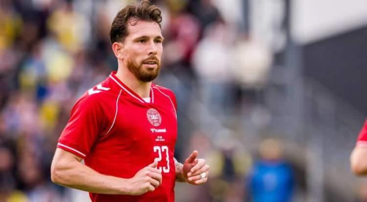 <p>Galatasaray, mali zorluklar nedeniyle bazı oyuncularıyla yollarını ayırmaya hazırlanan Marsilya'nın Danimarkalı orta sahası Hojbjerg ile ilgileniyor.<br />
<br />
(FOTOMA&Ccedil;)</p>
