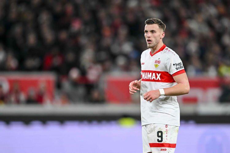 <p>Forvet transferi i&ccedil;in &ccedil;alışmalarını s&uuml;rd&uuml;ren Galatasaray, Ermedin Demirovic i&ccedil;in teklifini 15 milyon euroya y&uuml;kseltti.<br />
<br />
(FOTOMA&Ccedil;)</p>
