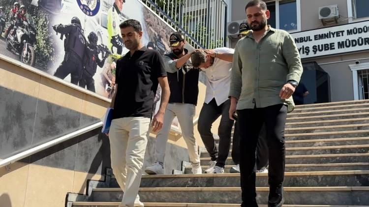 <p><span style="color:#A52A2A"><strong>"KEŞKE B&Ouml;YLE OLMASAYDI"</strong></span></p>

<p>&nbsp;</p>

<p>Hasan H&uuml;seyin Gezer, <strong><em>"Burada akşam bana meyve ikram etti, 'Yiyesim yok canım sıkkın, sen iyi misin' dedim, sabahına gittim &ouml;l&uuml;s&uuml;n&uuml; aldım. Bu adam takıntılı. Benim haberim olsaydı b&ouml;yle olmazdı. Bakıyorum videolara adam nasıl rahat geziyor. Buna y&uuml;rek dayanmıyor, i&ccedil;imiz yanıyor. Ailem darmaduman ben darmadumanım. <span style="color:#A52A2A">Ben sa&ccedil;ının teline kıyamazken bunlar onun başına geldi. Kardeşimi kendi ellerimle toprağa verdim.</span> Ben devletten rica ediyorum, Sayın Cumhurbaşkanımızdan rica ediyorum. Bu olay b&ouml;yle kapanmasın. Adalet Bakanımızdan da rica ediyorum. Bu olay b&ouml;yle kalmasın. Bizim canımız yandı, başkasının canı yanmasın. Anneler ağlamasın abileri &uuml;z&uuml;lmesin." </em></strong>ifadelerini kullandı.</p>
