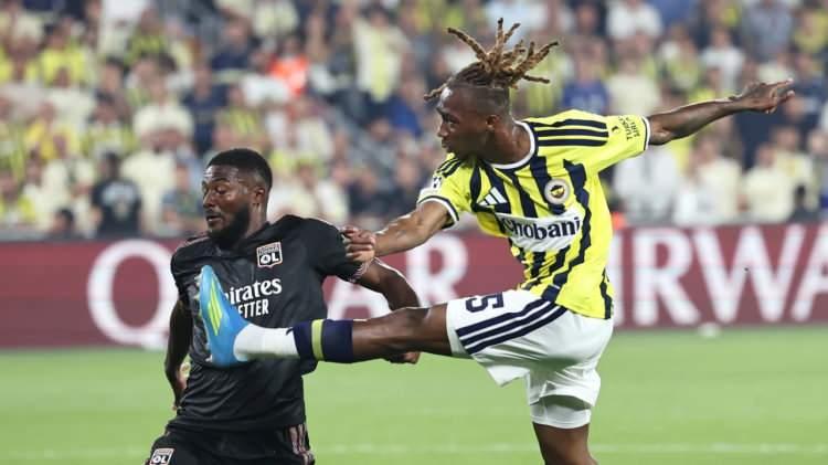 <p>Deneymli teknik adam, Kerem'in yerine ise Dorgeles Nene'ye şans tanıyacak.</p>
