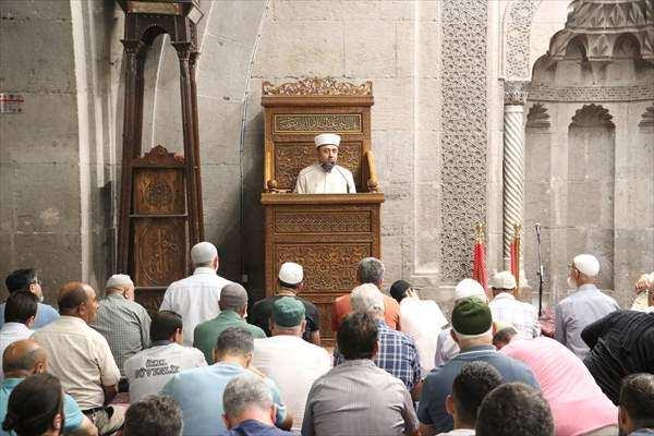 <p>Programda Kayseri M&uuml;ft&uuml;s&uuml; Durmuş Ayvaz, Mevlit Kandili'nin &ouml;nemini anlattı.</p>

<p>&nbsp;</p>

