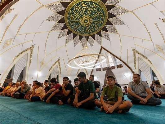 <p><strong>ADIYAMAN</strong></p>

<p>Adıyaman İl M&uuml;ft&uuml;l&uuml;ğ&uuml;nce Meydan Camisi'nde program d&uuml;zenlendi.</p>

<p>Camiye gelen vatandaşlar, namaz kıldı, dua etti.</p>
