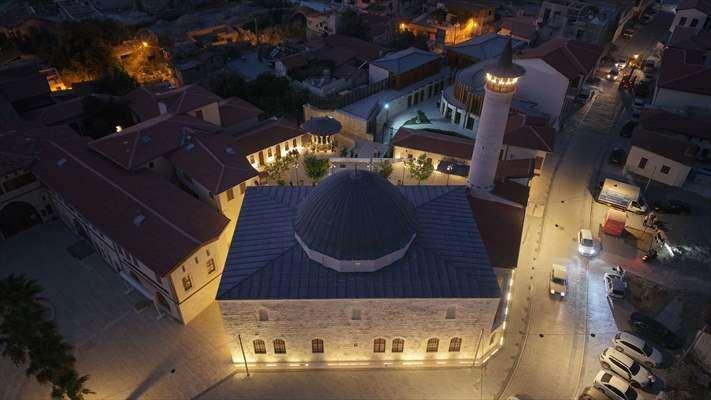 <p><strong>HATAY</strong></p>

<p>Hatay'ın merkez Antakya il&ccedil;esindeki Anadolu'nun ilk camisi olarak bilinen Habib-i Neccar Camisi'nde Mevlit Kandili dolayısıyla program d&uuml;zenlendi.&nbsp;</p>
