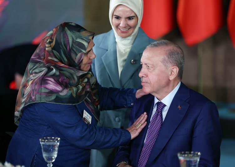 <p>Erdoğan, Kabine Toplantısı'nın ardından millete seslendiği basın toplantısını ger&ccedil;ekleştirdi.</p>
