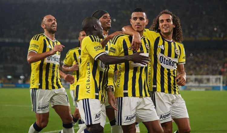 <p><strong>FENERBAH&Ccedil;E, GALATASARAY'DAN DAHA FAZLA PARA ALACAK</strong></p>
