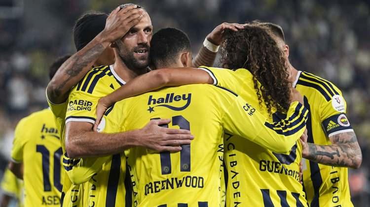 <p>Sarı-lacivertliler, Şampiyonlar Ligi'ne katıldığı i&ccedil;in 18.6 milyon, 10 yıllık sıralamadaki yeri dolayısıyla 3.8 milyon ve 5 yıllık sıralama ile medya gelirlerinden 9.4 milyon euro kazandı.</p>
