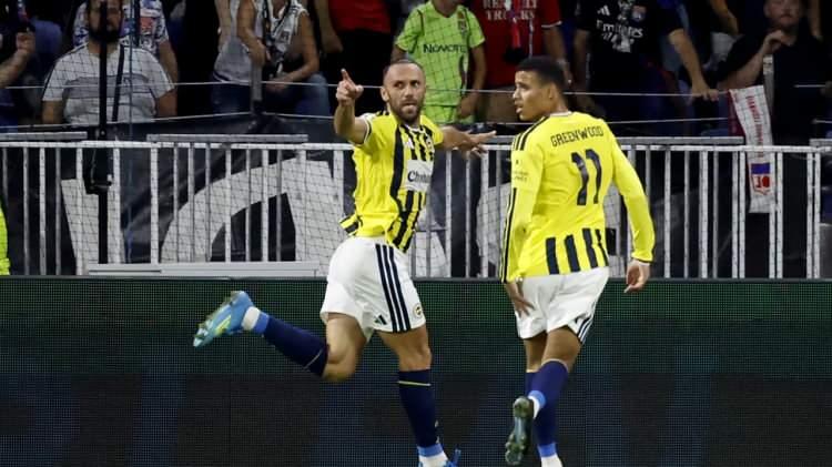 <p>Fenerbah&ccedil;e'nin ge&ccedil;miş yıllarda Avrupa arenalarında topladığı puanlarla bu sıralamada daha &uuml;st basamakta bulunması, turnuva başlangıcında sarı-kırmızılı ekibe karşı ekonomik bir avantaj sağlıyor.</p>

