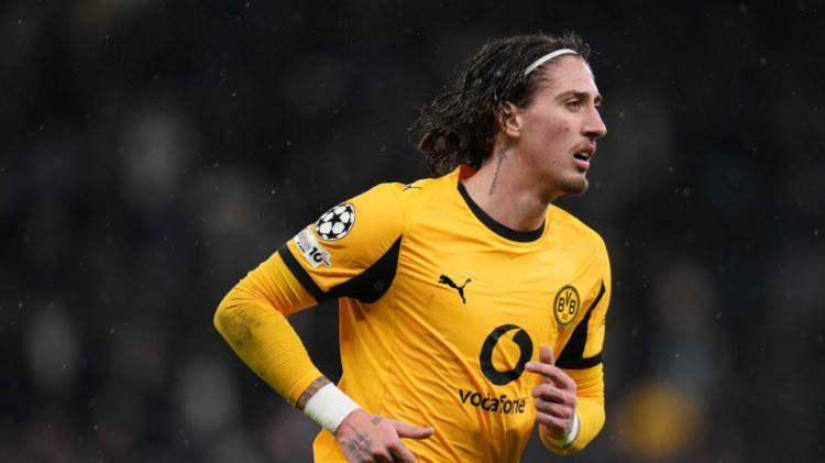 <p><strong>Fotoma&ccedil;'ın haberine g&ouml;re</strong> Trabzonspor y&ouml;netimi, Fabio Silva i&ccedil;in Borussia Dortmund'a kiralama teklifini iletti.&nbsp;</p>
