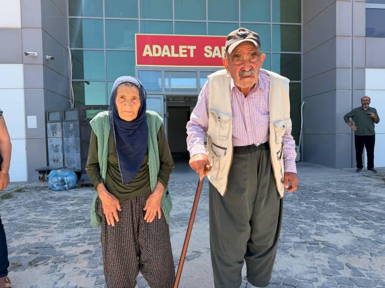 <p>S&uuml;leyman Sefer ise <em><strong>&ldquo;Olay yerinde tam inceleme yapılmamış. Operasyon yapılıp ş&uuml;phelilerin evleri aranmamış. Ş&uuml;phelilerin yakalanmasını ve cezalandırılmasını istiyoruz&rdquo; </strong></em>diye konuştu.&nbsp;</p>

<p>&nbsp;</p>

<p><em><strong>Kaynak: DHA</strong></em></p>
