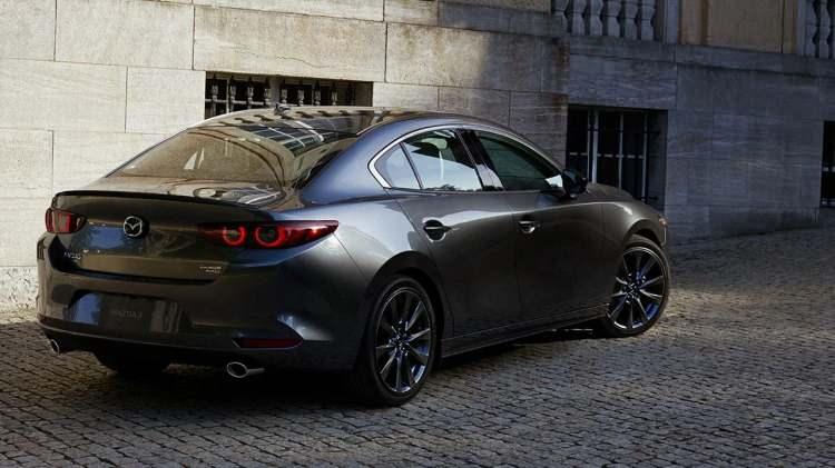 <p>Bu adım, Mazda'nın T&uuml;rkiye pazarındaki varlığını s&uuml;rd&uuml;rme kararlılığını g&ouml;steriyor.</p>

<p>Sakarya, programda sadece Mazda değil, Doğan Trend Otomotiv b&uuml;nyesindeki diğer markalar hakkında da bilgiler paylaştı.&nbsp;</p>
