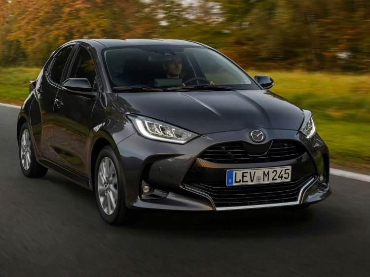 <p><span style="color:#B22222"><strong>MAZDA 2</strong></span></p>
