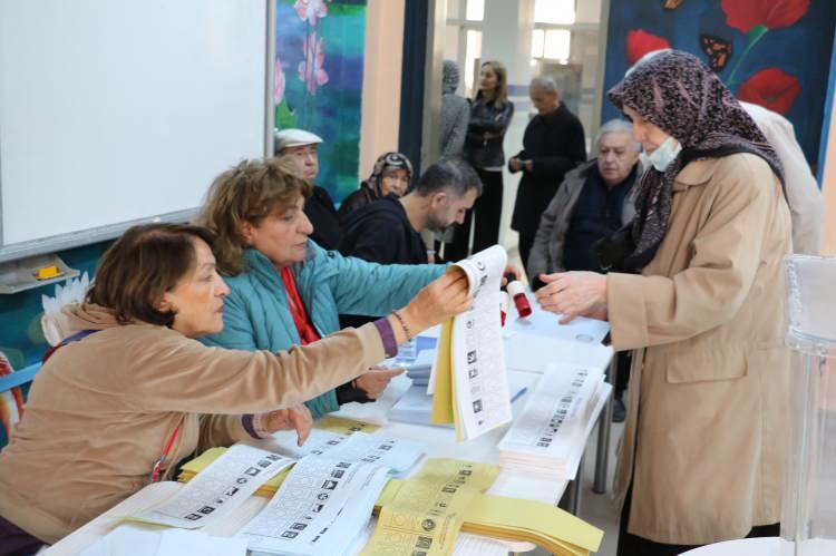 <p>CHP'ye yakınlığıyla bilinen ORC Araştırma Şirketi&rsquo;nin 20-23 Ağustos 2026 tarihlerinde 26 ilde 2 bin 200 katılımcıyla ger&ccedil;ekleştirdiği <strong>"Bu pazar genel se&ccedil;im olsa hangi partiye oy verirsiniz?"</strong> araştırmasının sonu&ccedil;ları kamuoyuyla paylaşıldı.</p>
