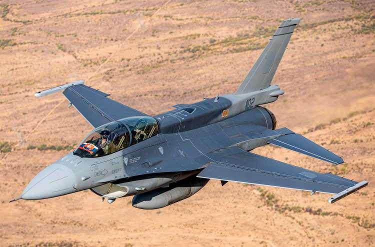 <p>Yunan bakan, Atina'nın gerektiğinde askeri unsurlarını devreye sokabileceğini belirterek, <strong>"Yunanistan'ın gerekli yerlere fırkateyn ve F-16 g&ouml;nderebildiğini g&ouml;sterdik"</strong> dedi.</p>
