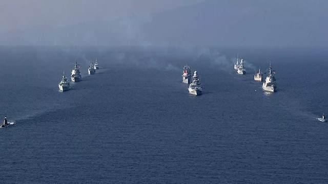 <p>Kıbrıs'ın Doğu Akdeniz'deki stratejik konumuna vurgu yapan Yunan savunma basını, KKTC'deki T&uuml;rk askeri varlığının b&ouml;lgesel g&uuml;&ccedil; dengeleri a&ccedil;ısından &ouml;nemli bir unsur olduğunu savundu.</p>
