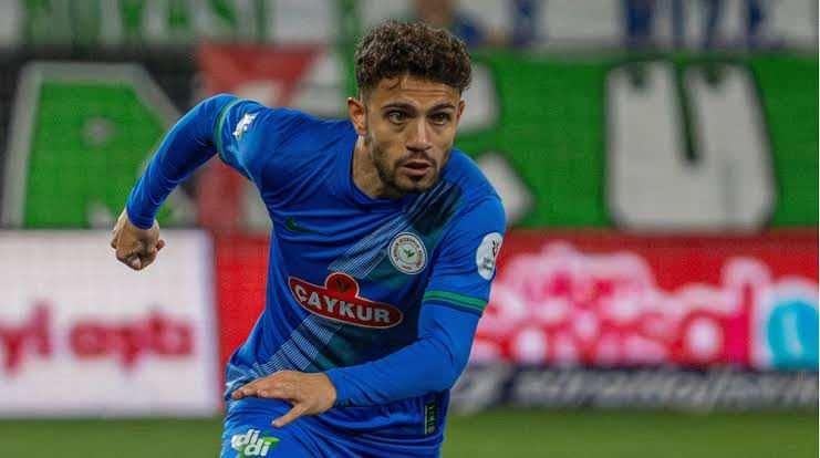 <p>Sağ bek: Mithat Pala (&Ccedil;aykur Rizespor)</p>
