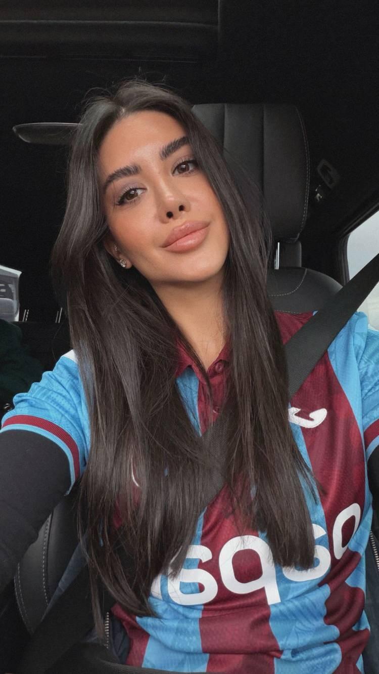 <p><strong>Trabzonspor'un yıldız futbolcusu Ozan Tufan'ın eşi Rojin Tufan, yaklaşık iki yıldır yaşadığı Trabzon'un y&ouml;resel yaşamına kısa s&uuml;rede uyum sağladı.</strong></p>
