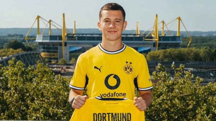 <p>Konstantinos Karetsas ➡ Borussia Dortmund</p>
