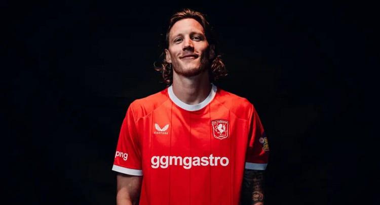 <p>Wout Weghorst ➡ Twente</p>
