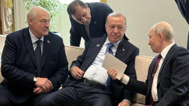 <p><span style="color:#B22222"><strong>ERDOĞAN, PUTİN VE LUKAŞENKO İLE G&Ouml;R&Uuml;ŞT&Uuml;</strong></span></p>
